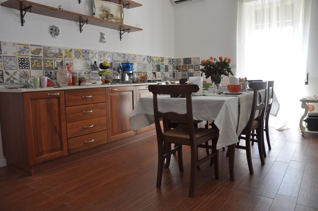 Bed and Breakfast Le stanze di Rebecca Rom Exterior foto